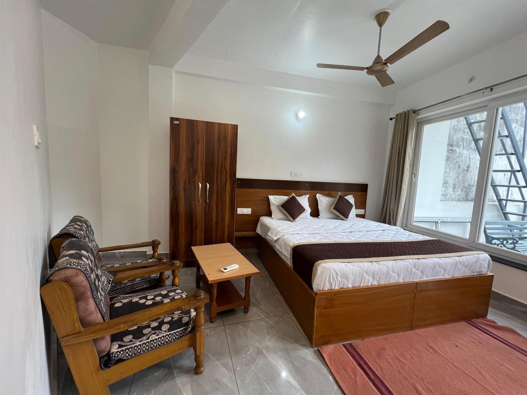 Hotel Manikut Ришикеш Экстерьер фото